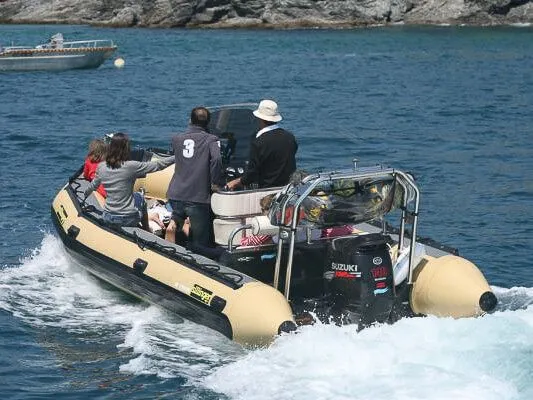 Rent a 5.8m Motor Boat in La Trinite-sur-Mer