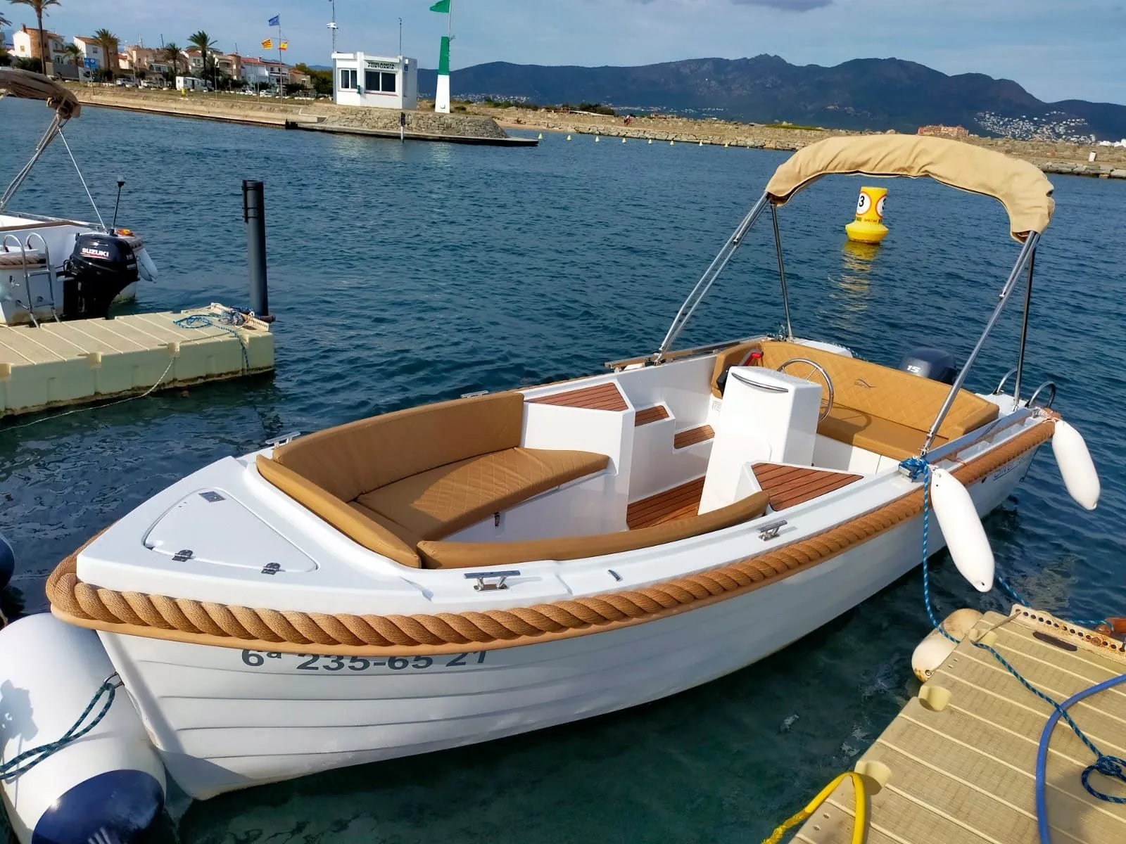 Rent a 4.95m Silver 495 in Empuriabrava