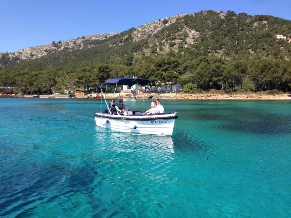 Julia Charter Boat