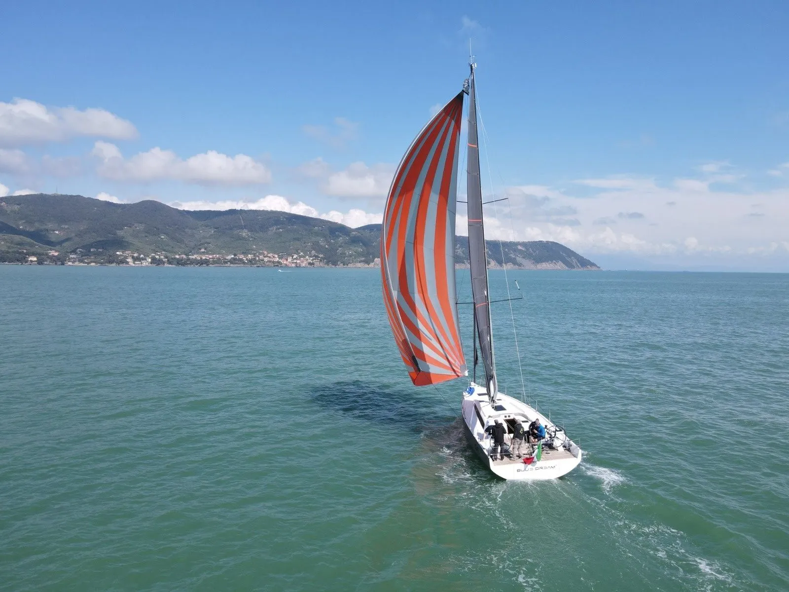 Rent a 12.36m Sailing Yacht Solaris 40 in La Spezia