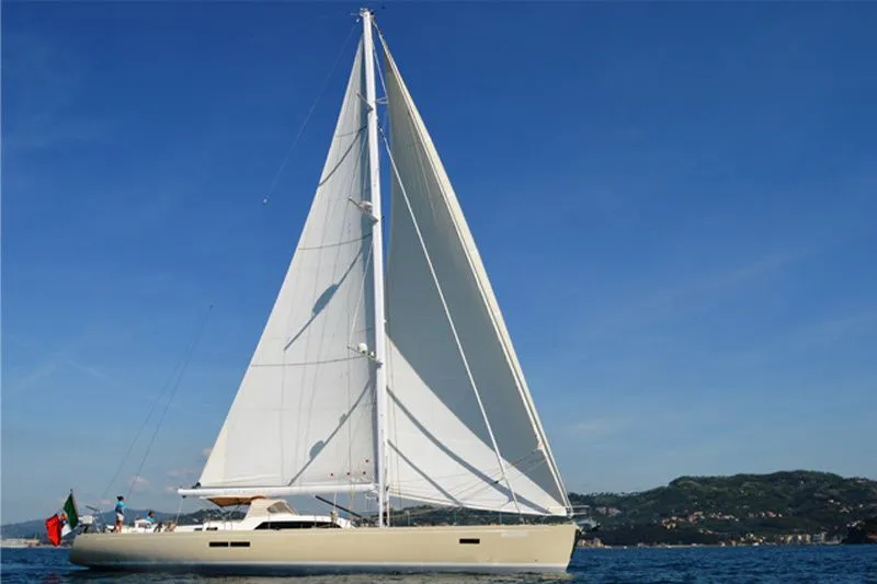 Terra di Mezzo 3 Charter Boat