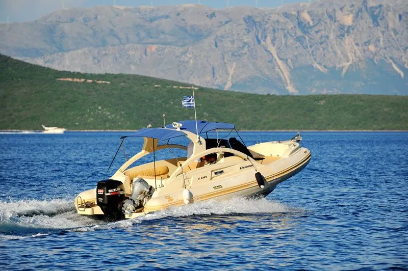Explore Nikiana on a 8.9m Rental Motor Boat