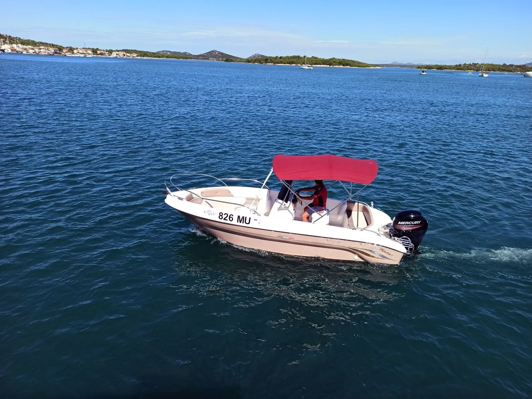 Charter a 5.8m Motor Boat Speedy 590 in Murter