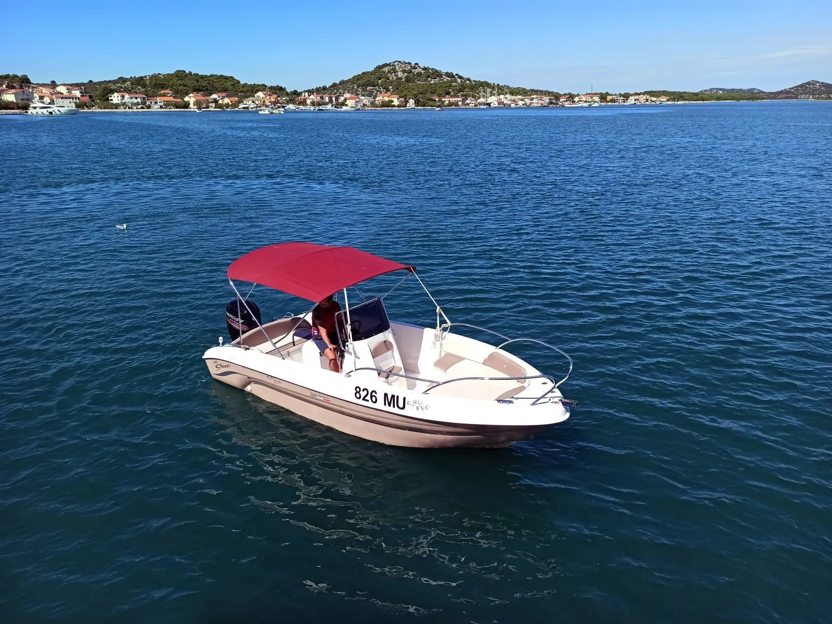 Charter a 5.8m Motor Boat Speedy 590 in Murter