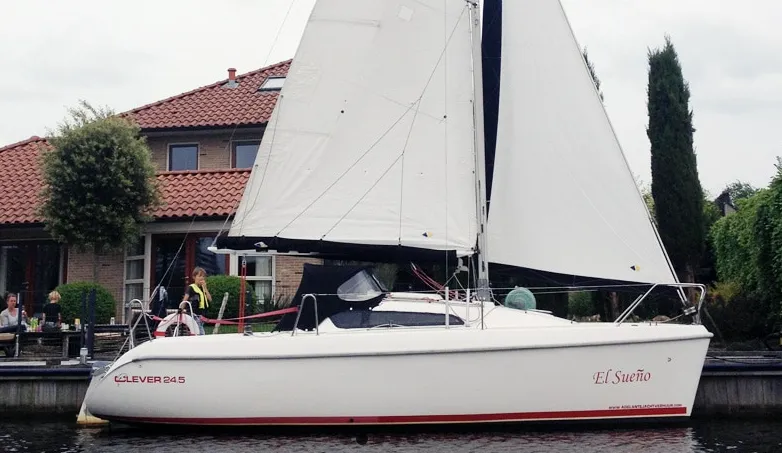 Charter a 7.35m Sailing Yacht in Sneek