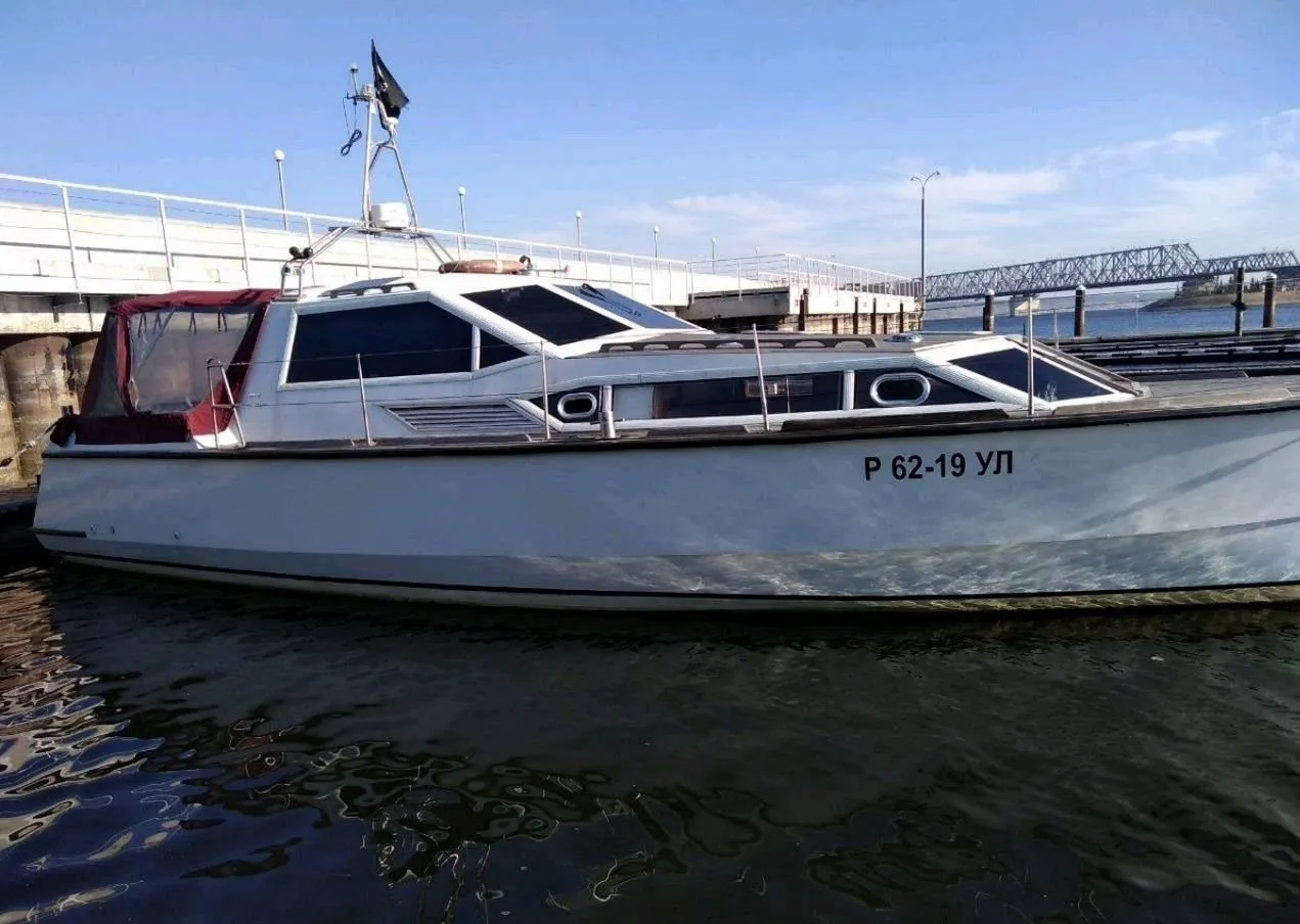 11m Ulyanovsk Boat Hire
