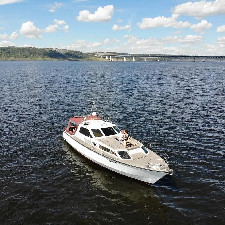 11m Ulyanovsk Boat Hire