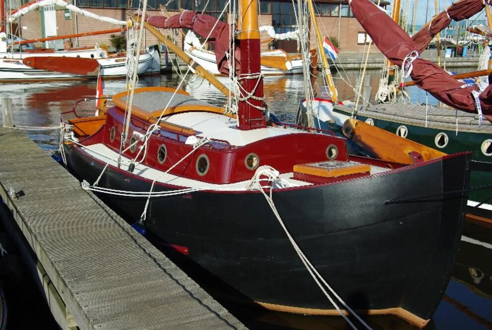 Zwarte Beer Charter Boat