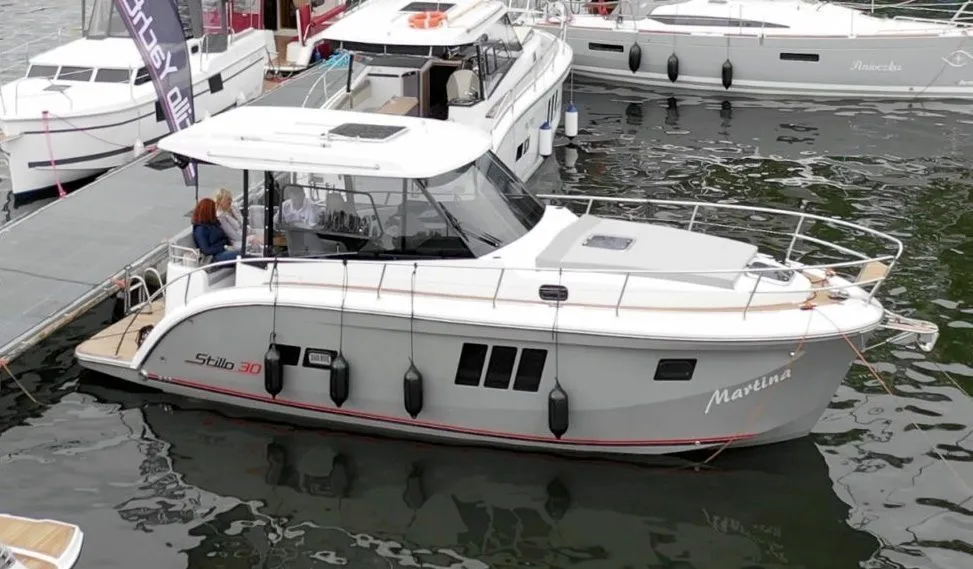 Charter a 9.1m House Boat in Bogaczewo