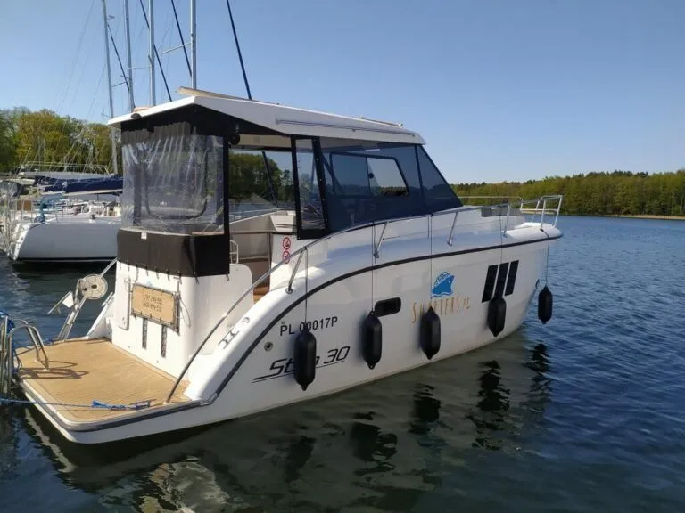 Charter a 9.1m 3 Cabin Motor Yacht in Piekna Gora
