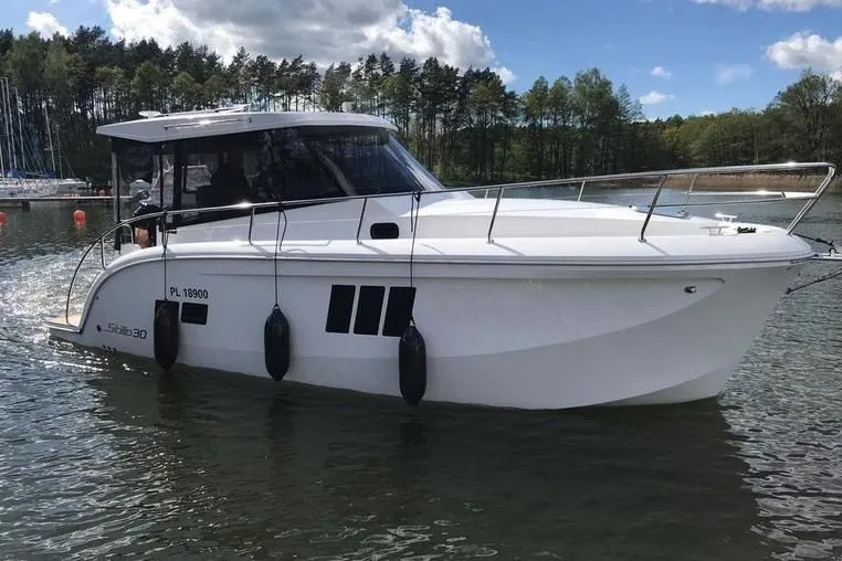 Charter a 9m Stillo 30 Motor Yacht in Gizycko