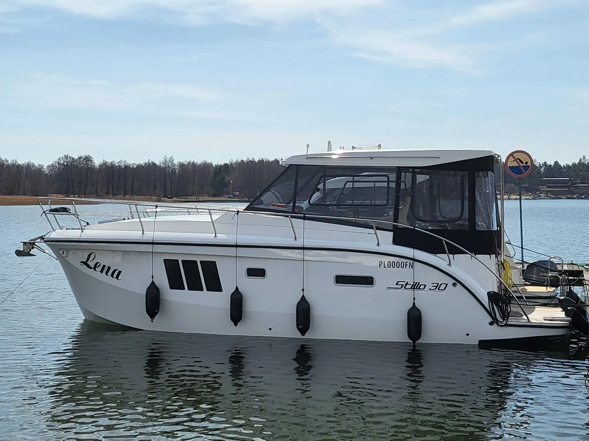 Boot - Explore Gizycko on a 9.1m Stillo 30 Motor Yacht Rental