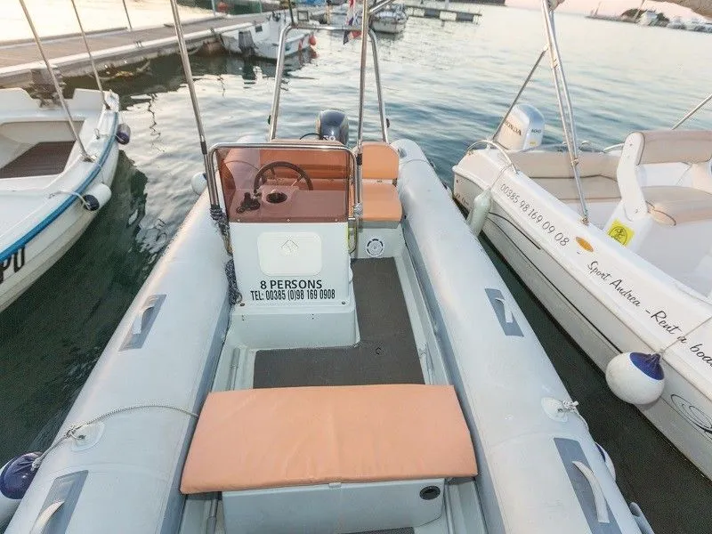 Stingher Mietboot