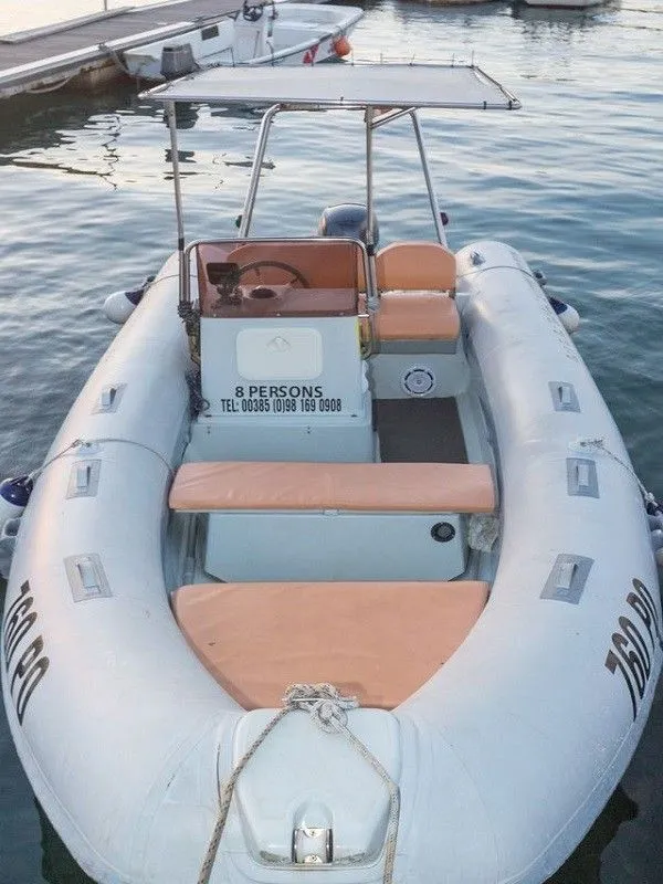5.5m Vrsar Motor Boat Stingher 550 Hire