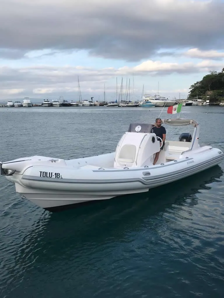 Rent a 8.3m Stingher 800 Motor Boat in Monte Argentario