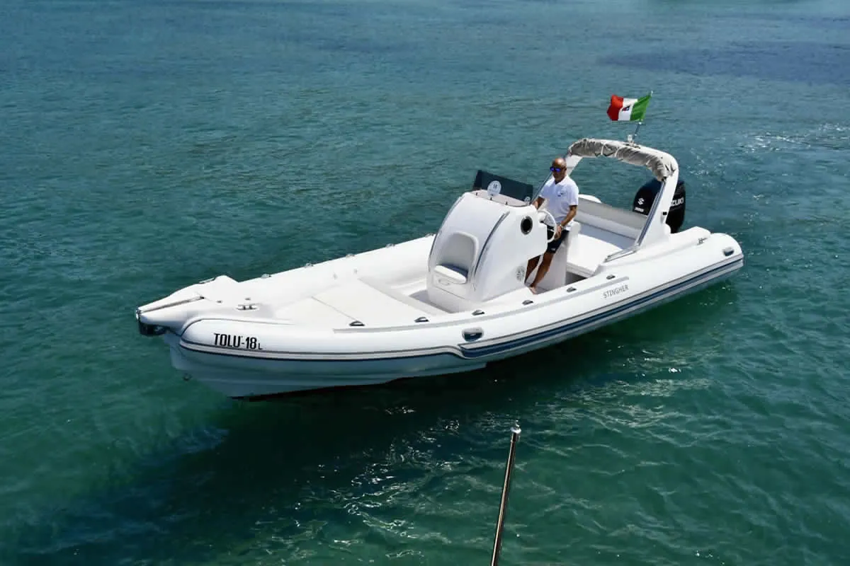 Rent a 8.3m Stingher 800 Motor Boat in Monte Argentario