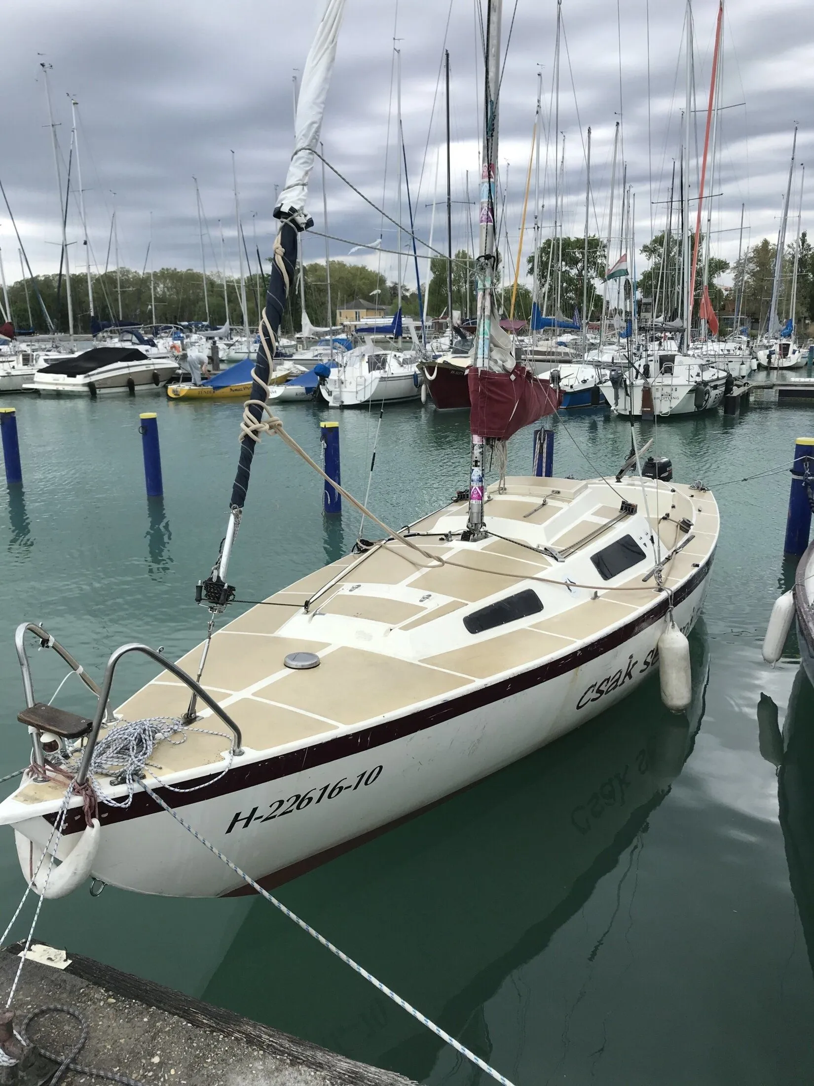 Tcsak semmi pánik Charter Boat