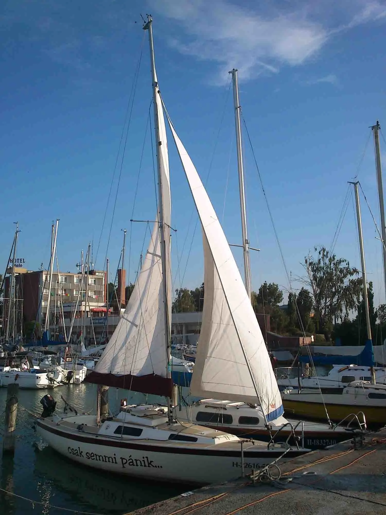 Tcsak semmi pánik Charter Boat
