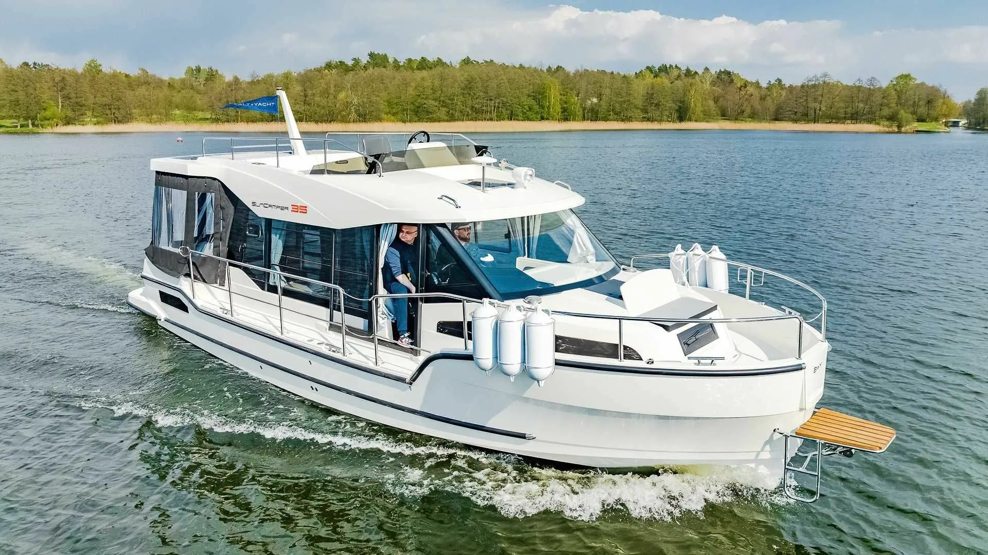 Explore Wilkasy on a 10.6m Rental House Boat