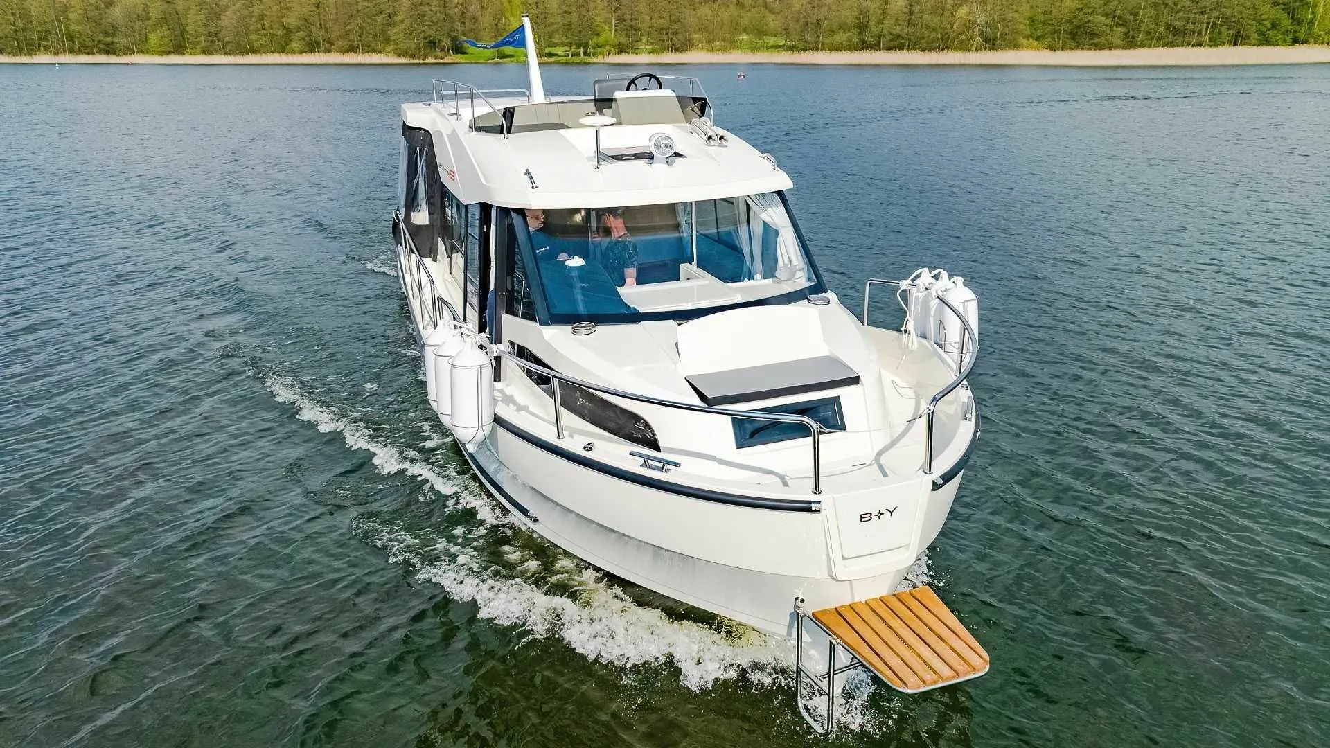 Explore Wilkasy on a 10.6m Rental House Boat