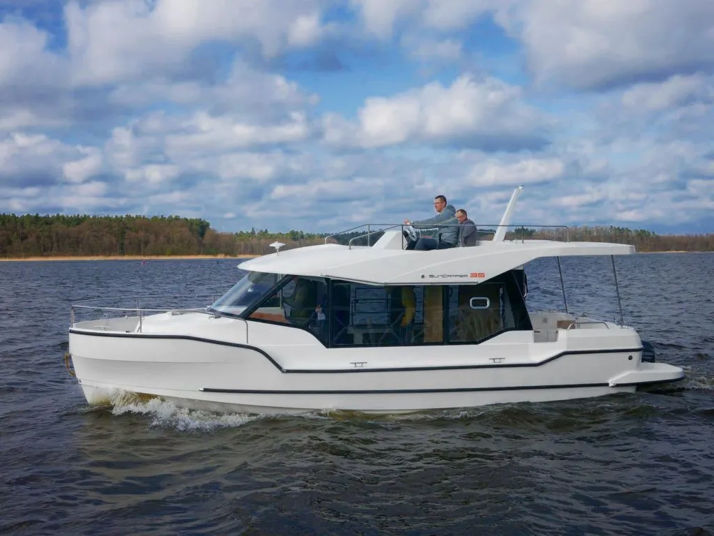 Fawor 1 Charter Boat