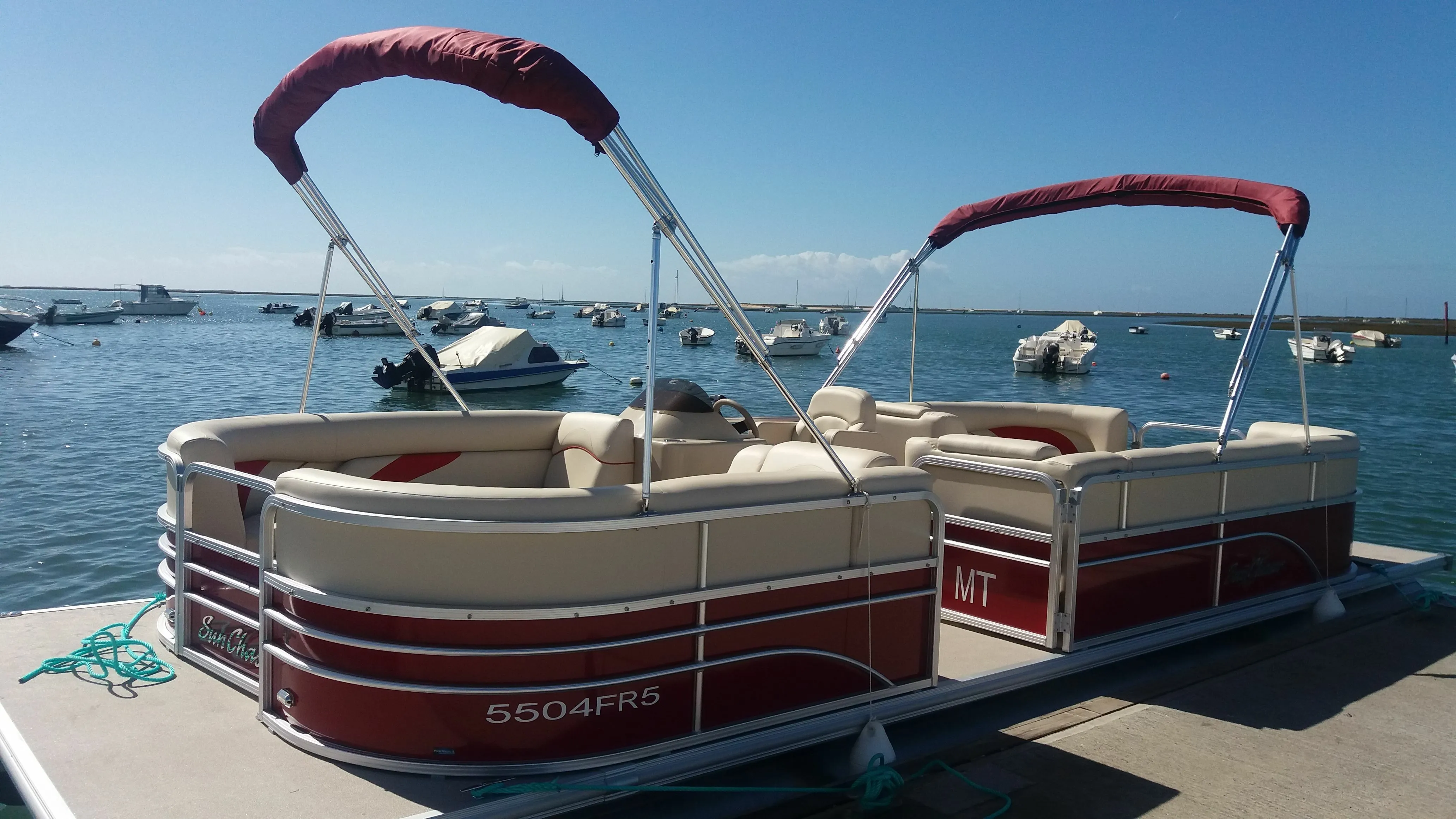 Charter a 7.7m Motor Boat in Faro