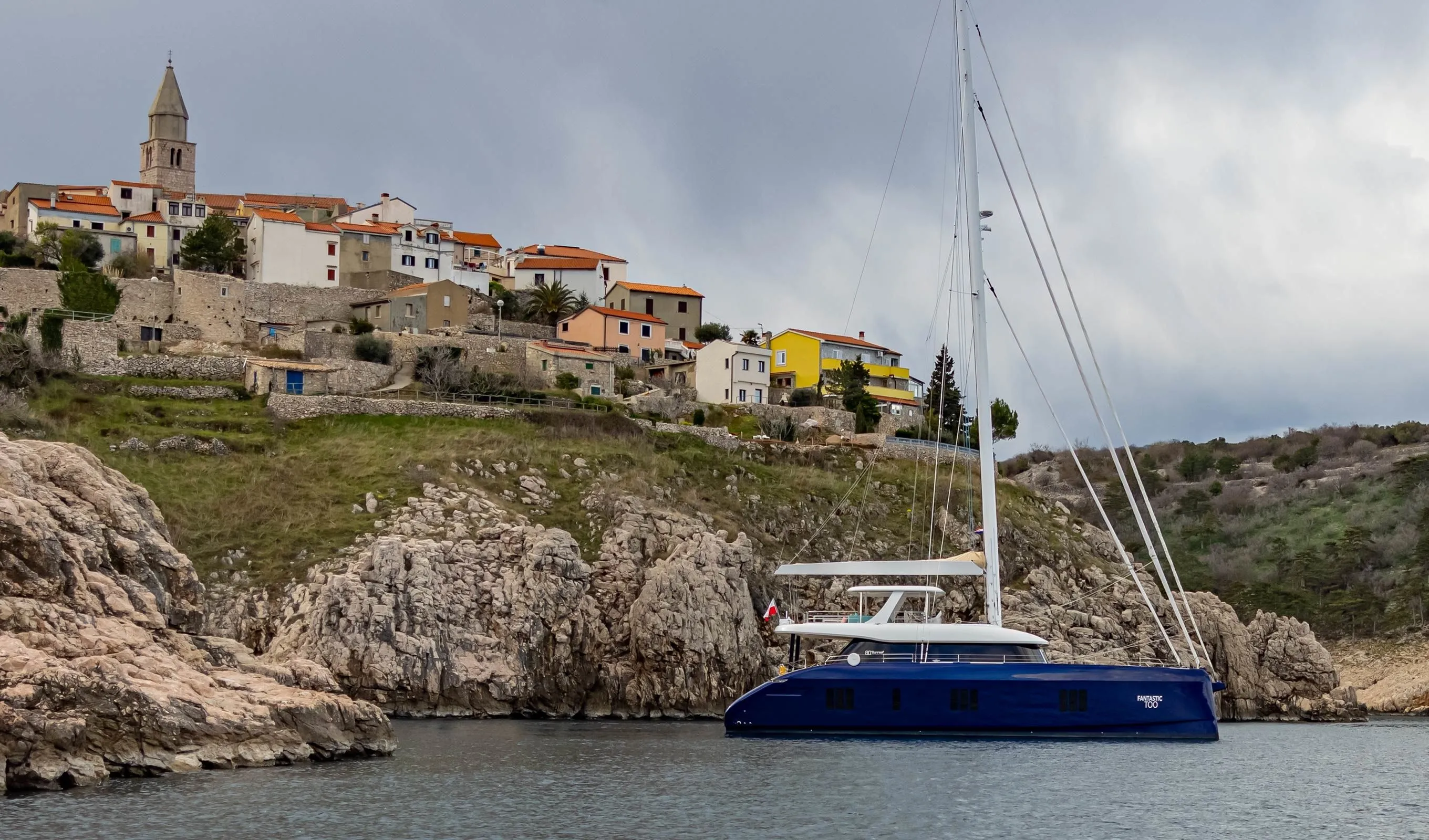 Rent a 24m 5 Cabin Catamaran in Koolbaai