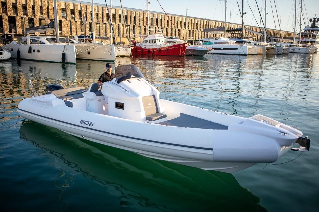 Charter a 9.2m Boat in Barcelona
