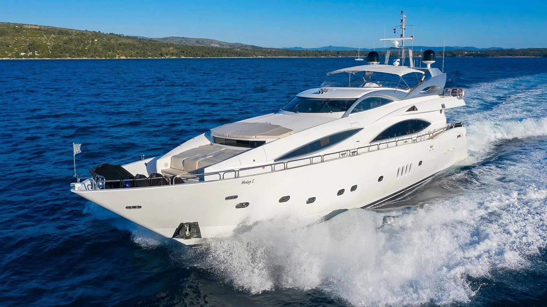 Boat - Explore Split on a 32m Rental Boat