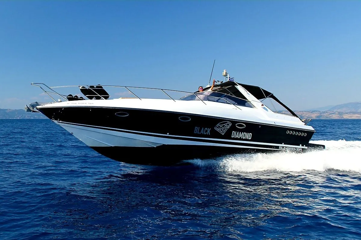 Charter a 12m 2 Cabin Motor Yacht in Gouvia