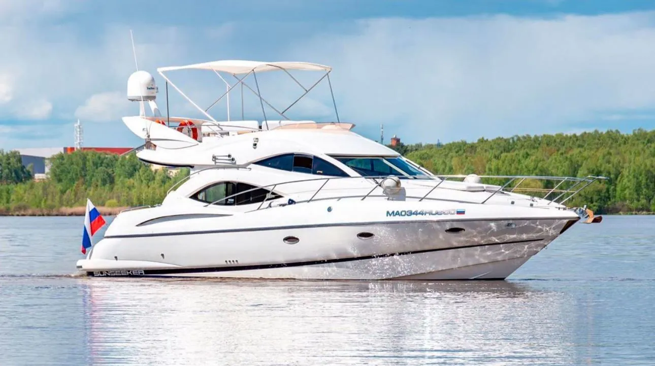 Лодка - 14.7м аренда Sunseeker 44 моторная яхта в Москва