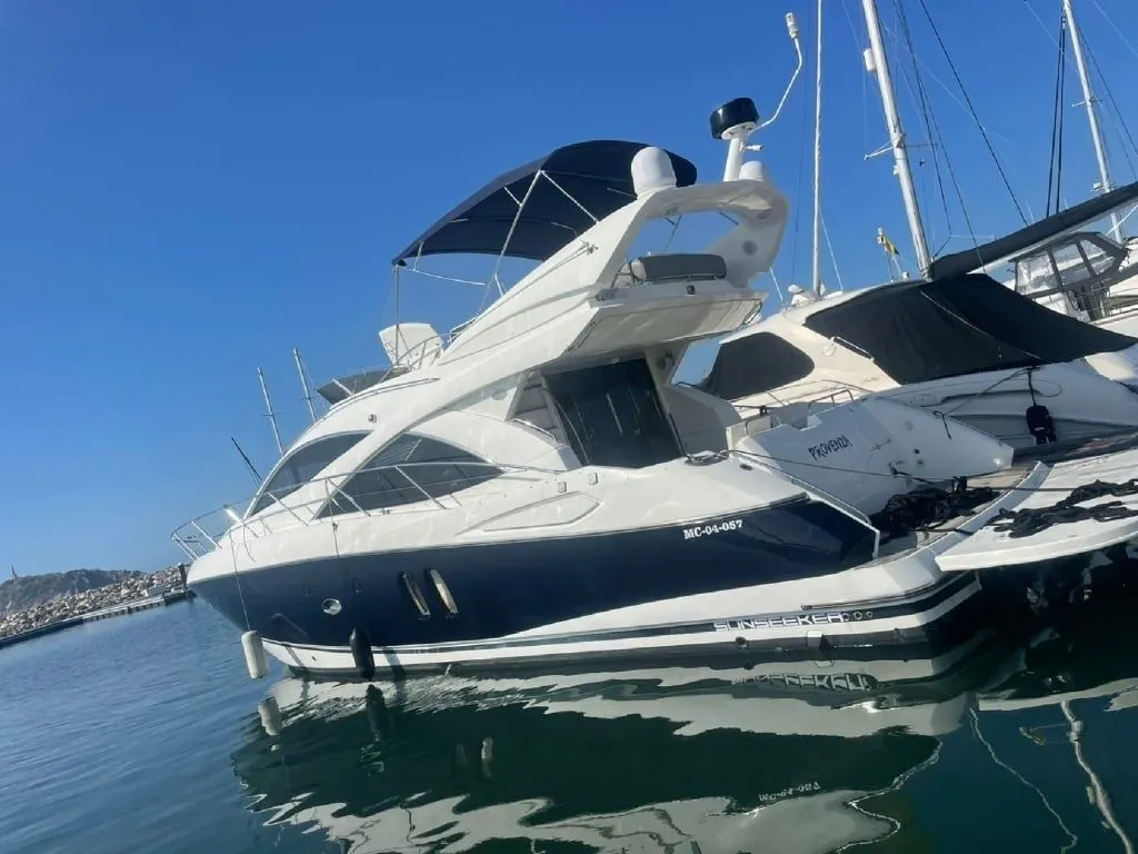 16.76m Santa Marta Motor Yacht Sunseeker 55 Hire
