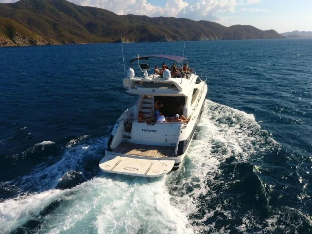 16.76m Santa Marta Motor Yacht Sunseeker 55 Hire