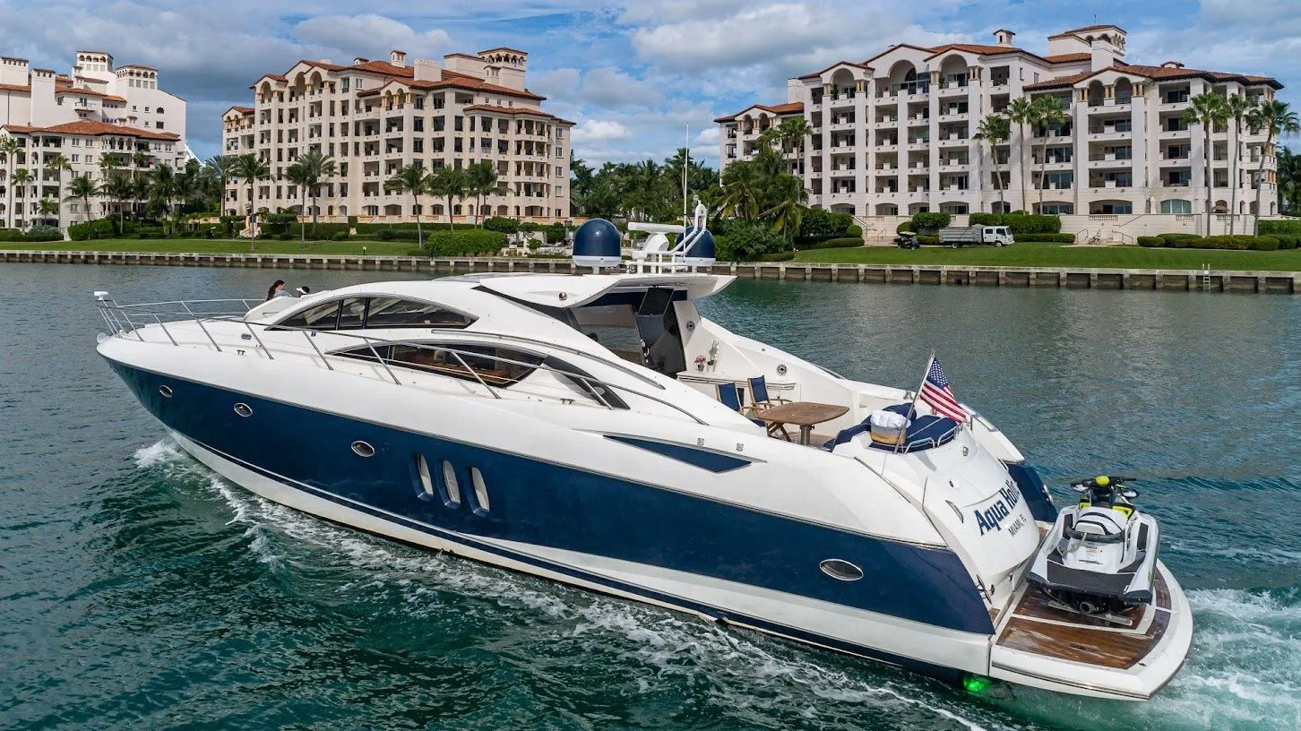 Лодка - Арендуйте 22.8м Sunseeker 75 в Центр Нассау
