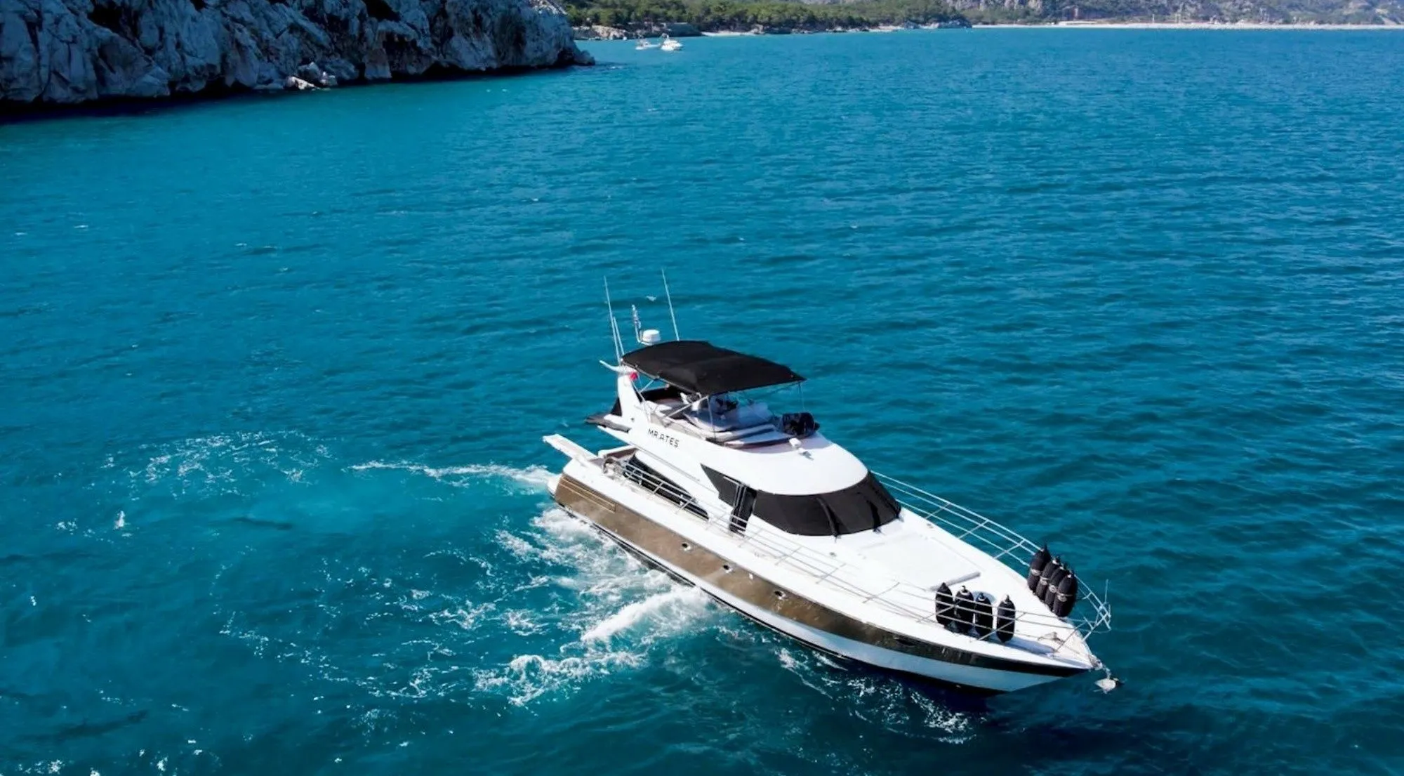 Charter a 19m Motor Yacht Sunseeker Manhattan 62 in Antalya