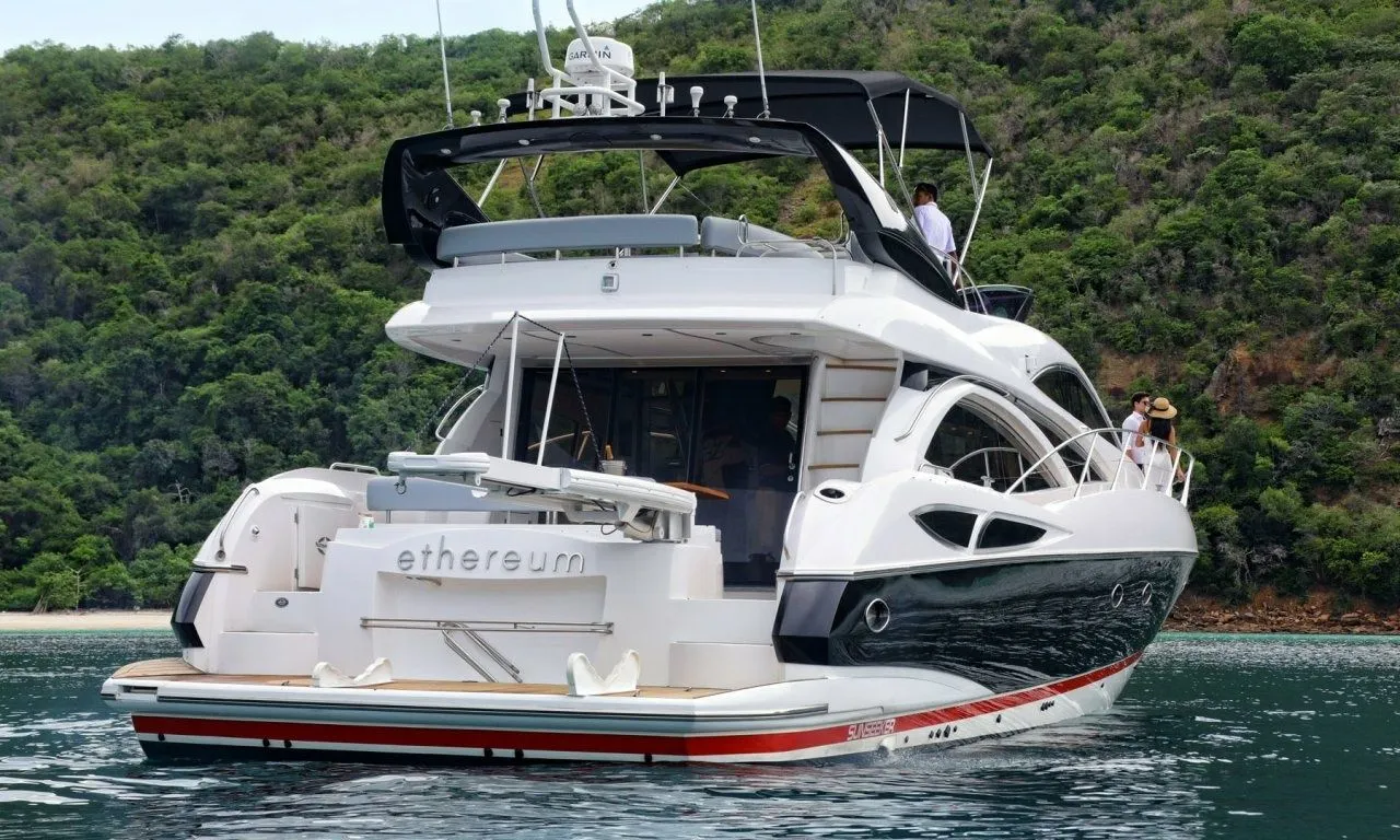 Charter a 21m Boat in Pattaya Central