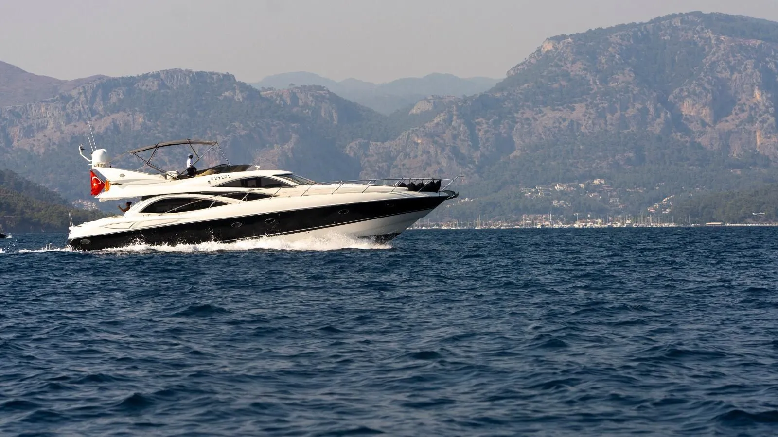 Boot - Rent a 21m Motor Yacht Sunseeker Manhattan 64 in Göcek