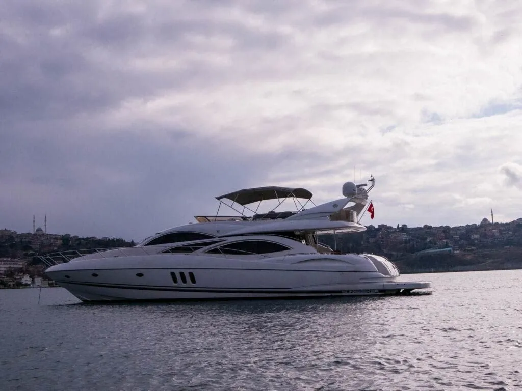 Torini Charterboot - 3