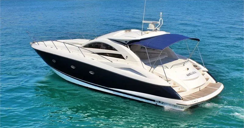 Арендуйте 16.21м моторная яхта Sunseeker Portofino 53 в Ибица Таун