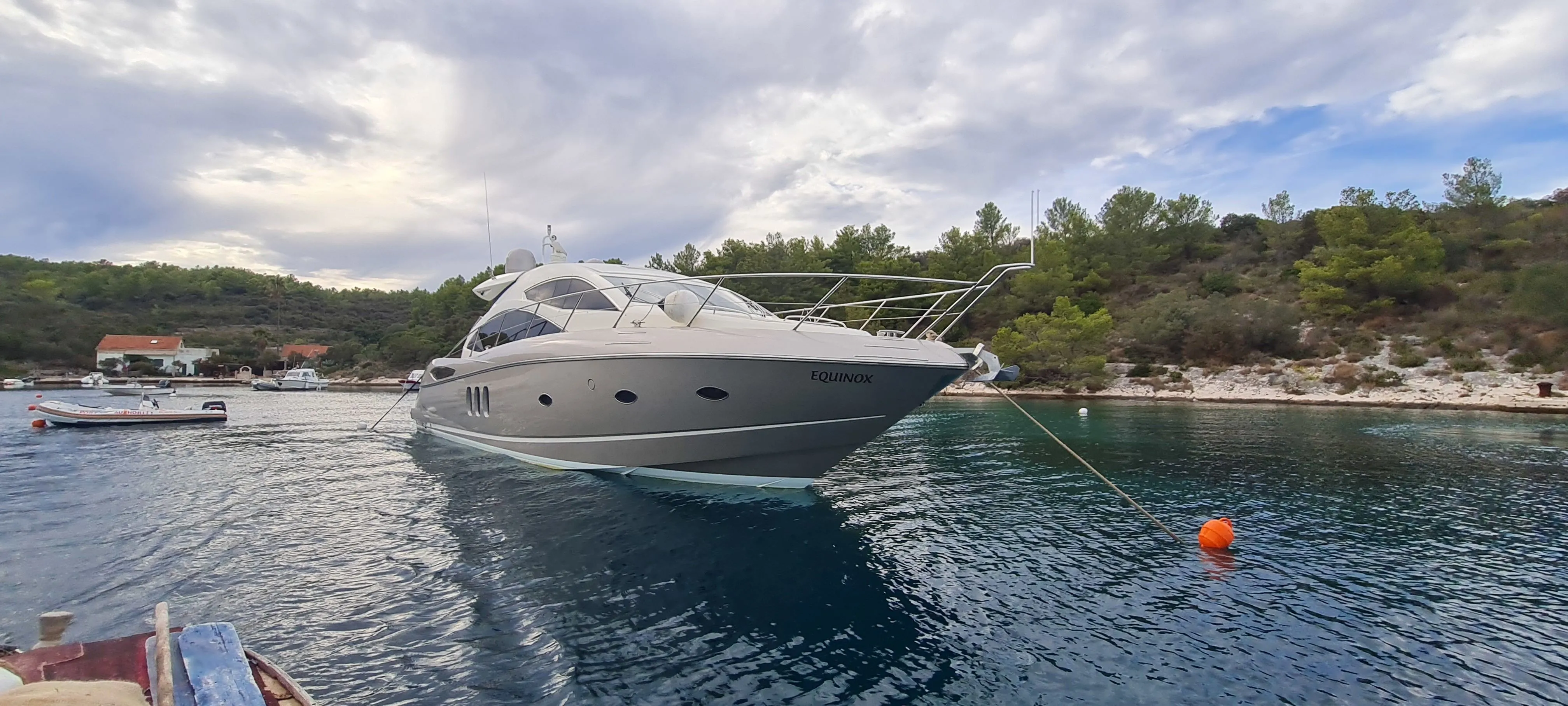 Equinox Charterboot - 3