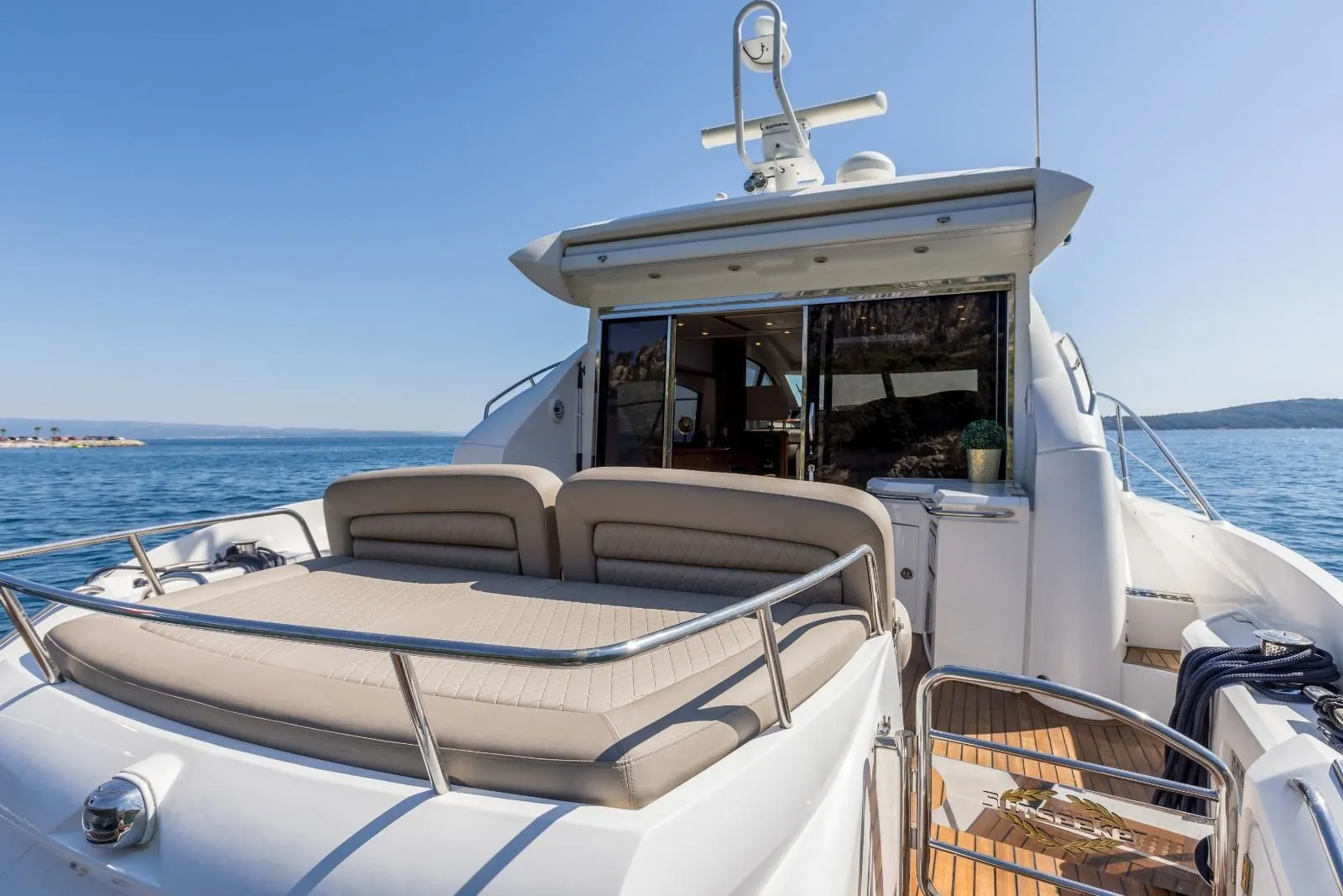 Rent a 17.6m Sunseeker Predator 52 in Makarska