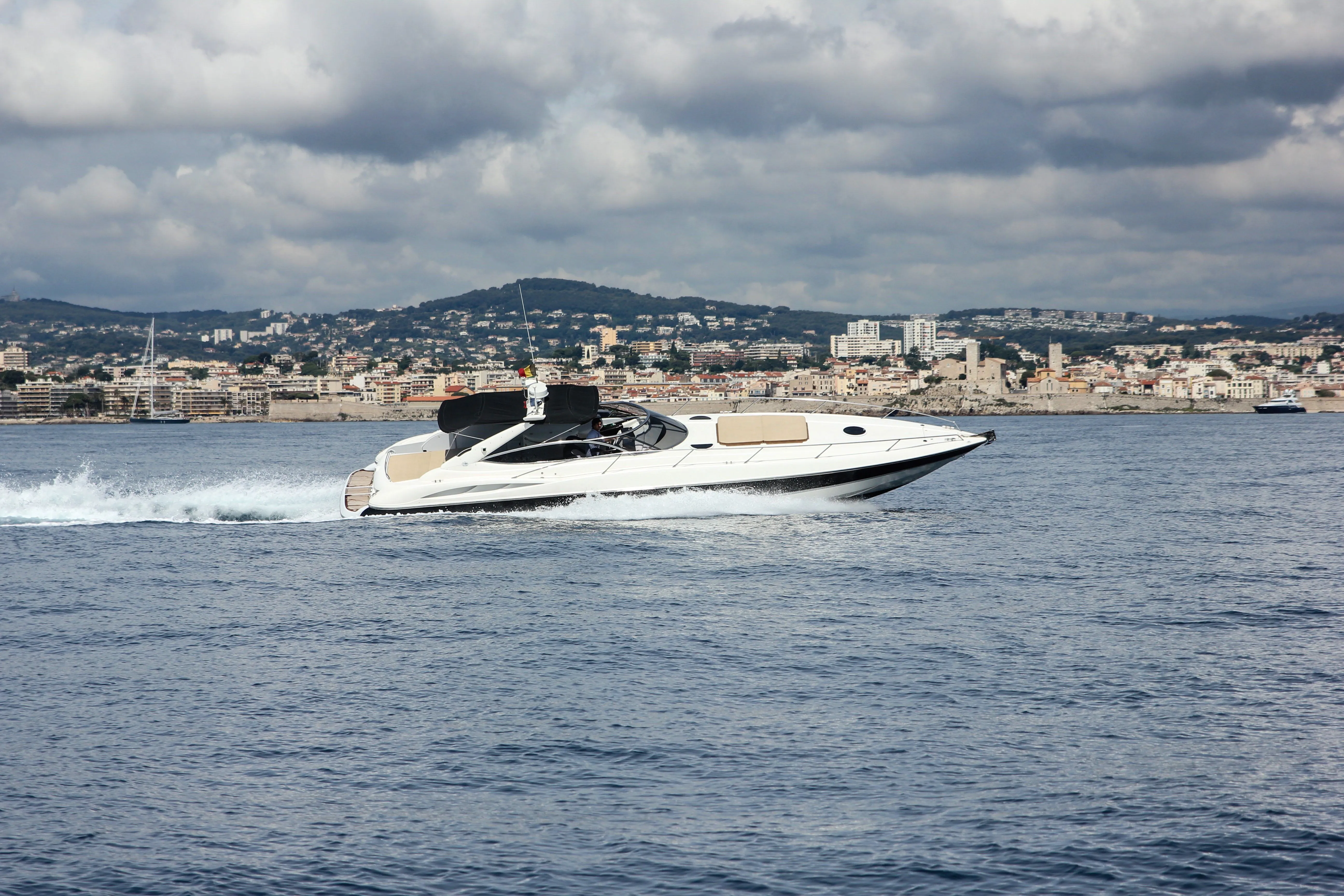 Charter a 14.78m Motor Yacht in Golfe-Juan