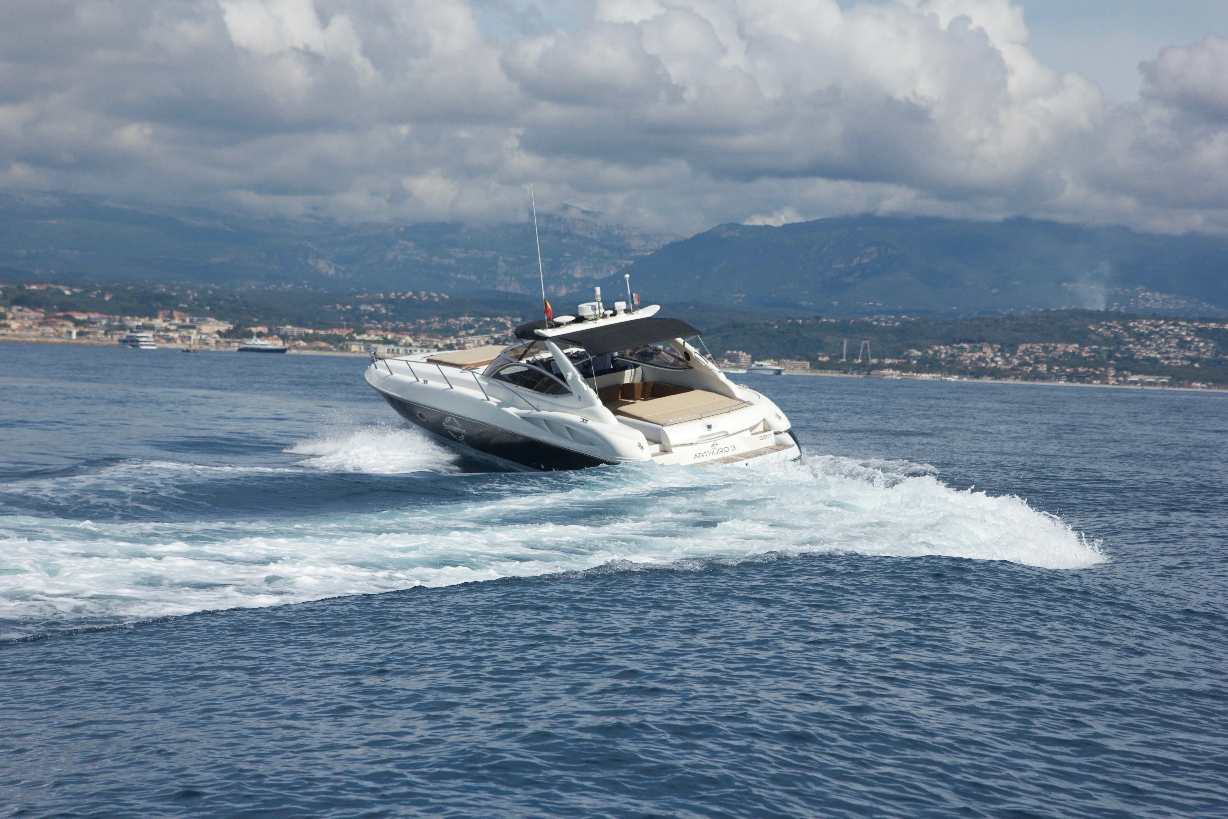 Charter a 14.78m Motor Yacht in Golfe-Juan