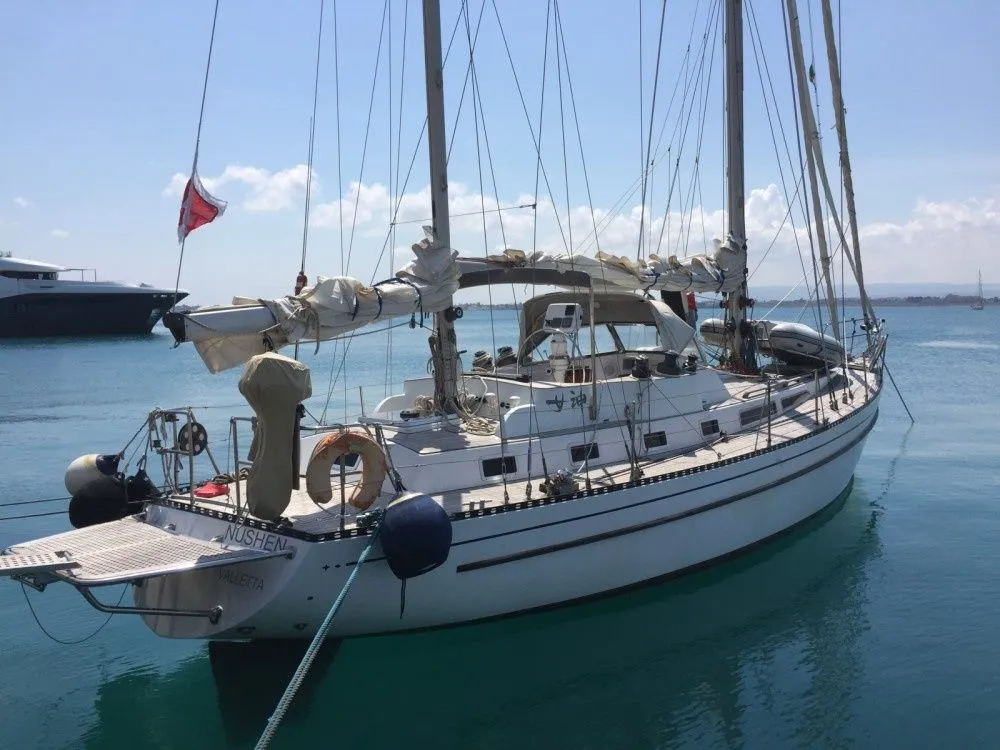 Rent a 15m Ta chiao 47 in Senglea