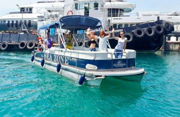 Sea Zone Charter Boat