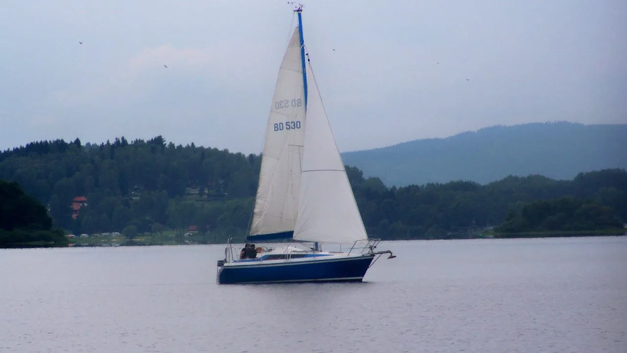 Explore Trhovky on a 7.3m Rental Sailing Yacht Tango 720