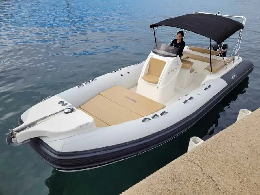 8m Palamos Motor Boat Hire