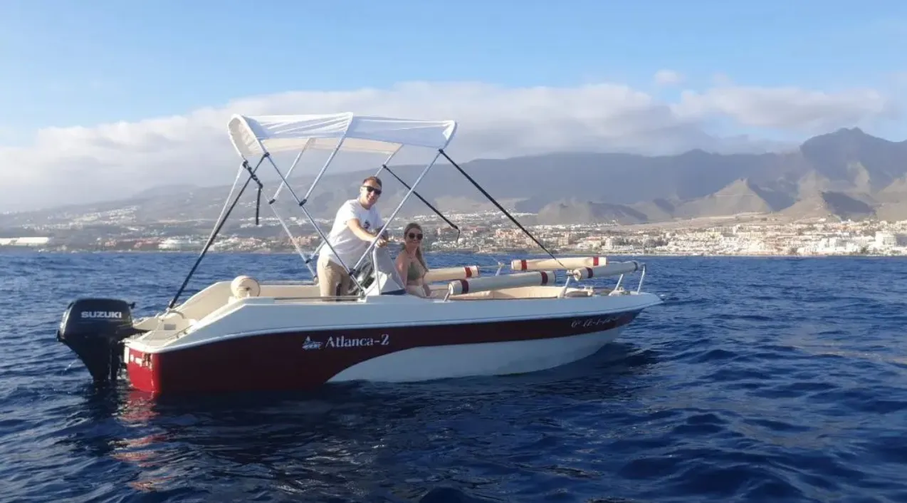 Rent a 5.2m Motor Boat in Playa de las Americas