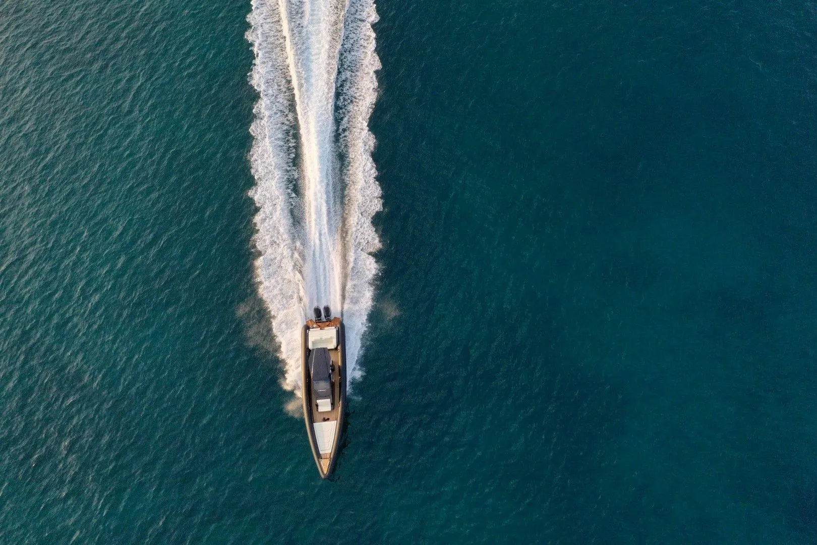 Rent a 12m Boat in Sifnos
