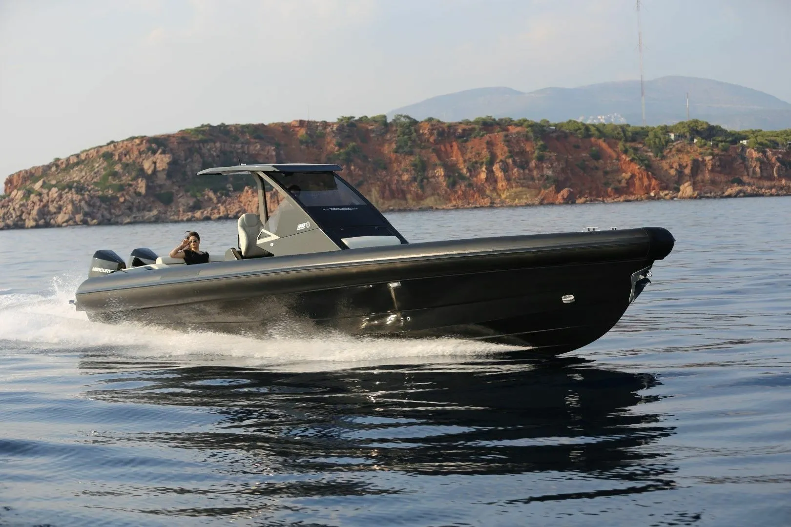 Rent a 12m Boat in Sifnos